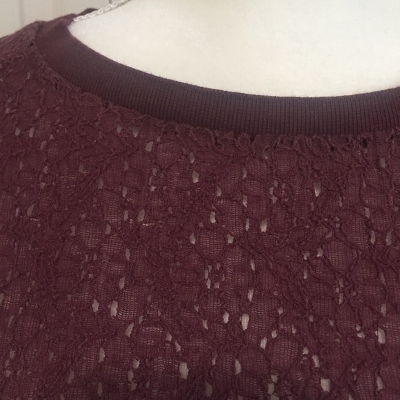 Ann Taylor LOFT Burgundy Lace Front Top Size XS - Picture 3 of 5